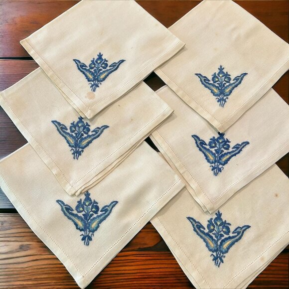 Vintage Linen Dinner Napkins Set of 6 Blue Flower Some Staining See Photos - Picture 1 of 6